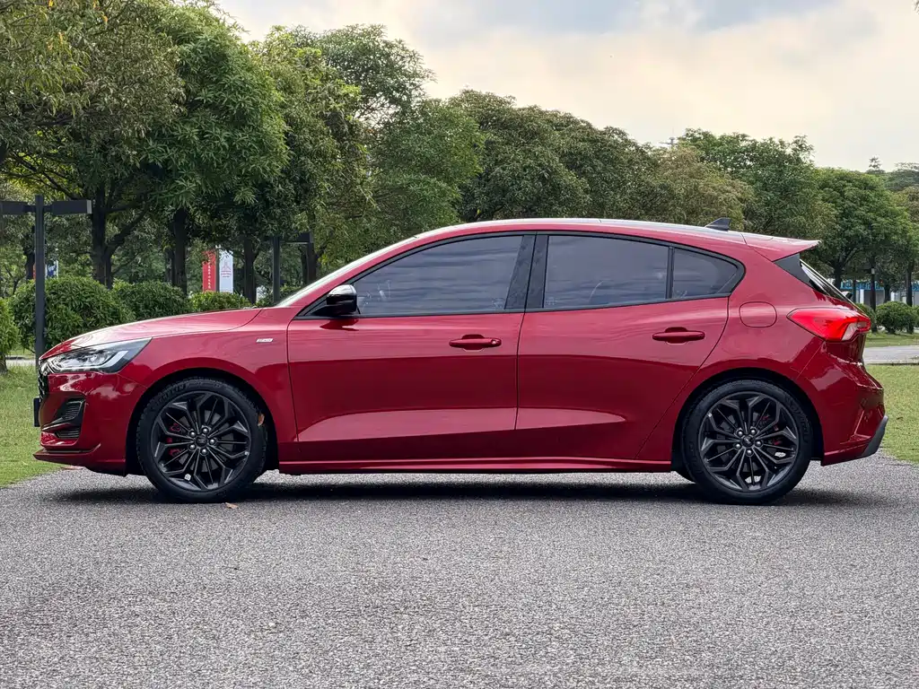 Ford Focus — миниатюра 5