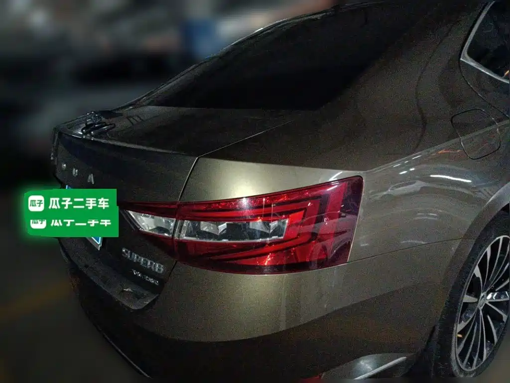 Skoda Superb — миниатюра 6