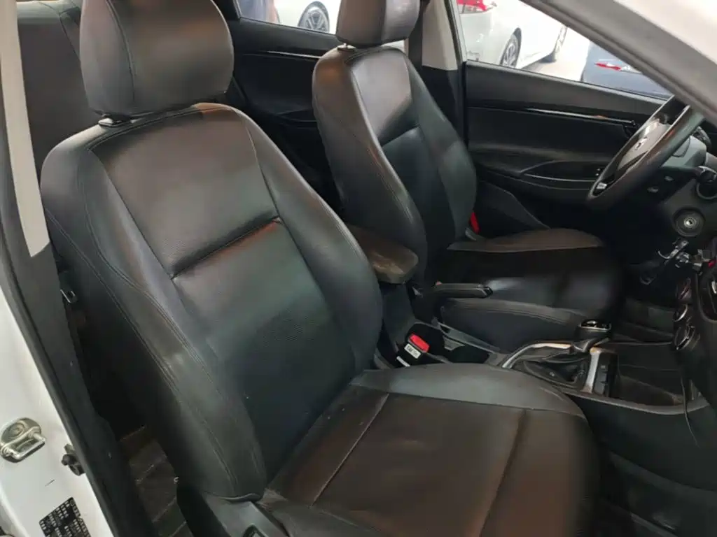 Hyundai Elantra — миниатюра 25