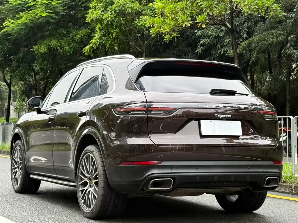 Porsche Cayenne — миниатюра 18