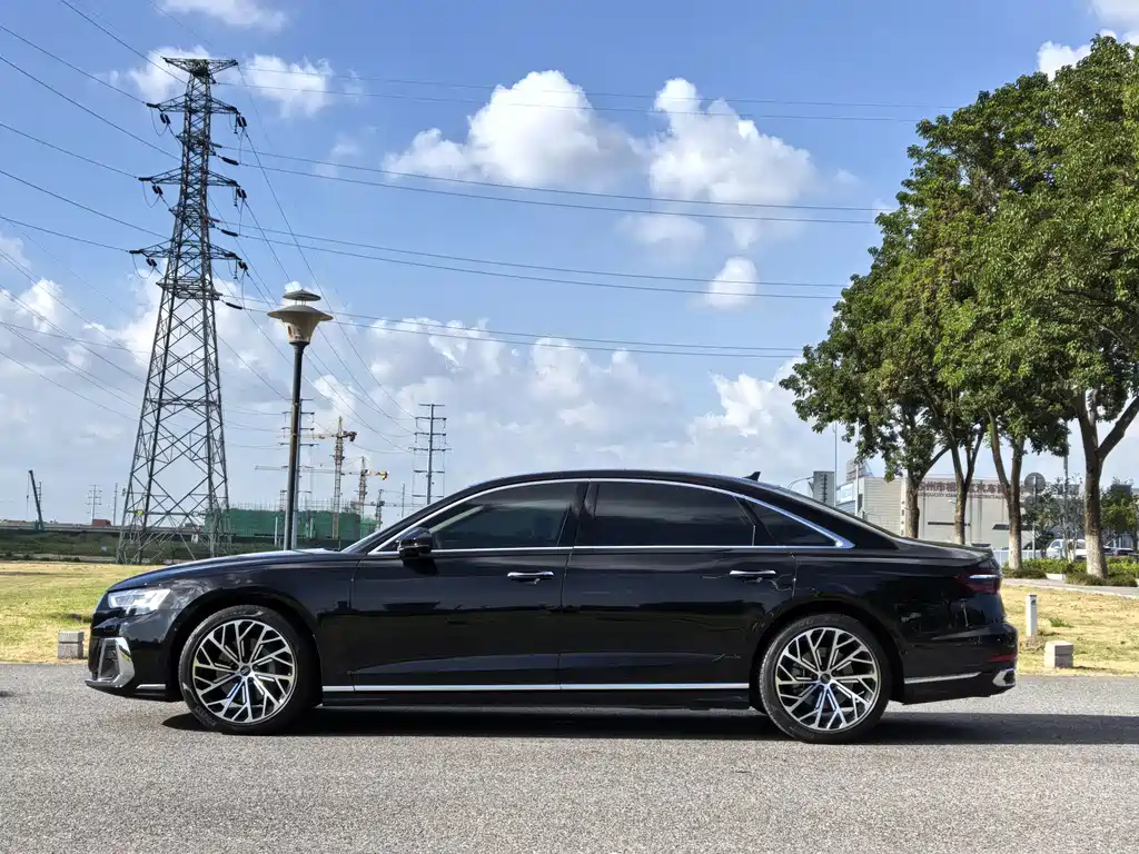 Audi A8 — миниатюра 5
