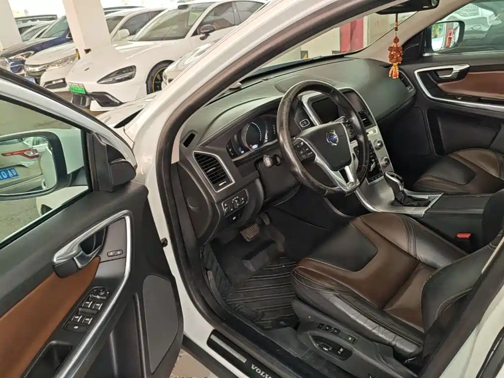 Volvo XC60 — миниатюра 16