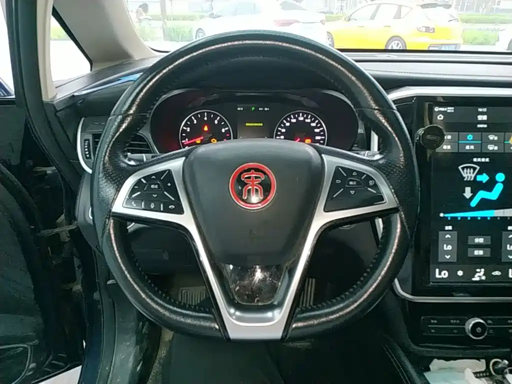 BYD MAX — миниатюра 11