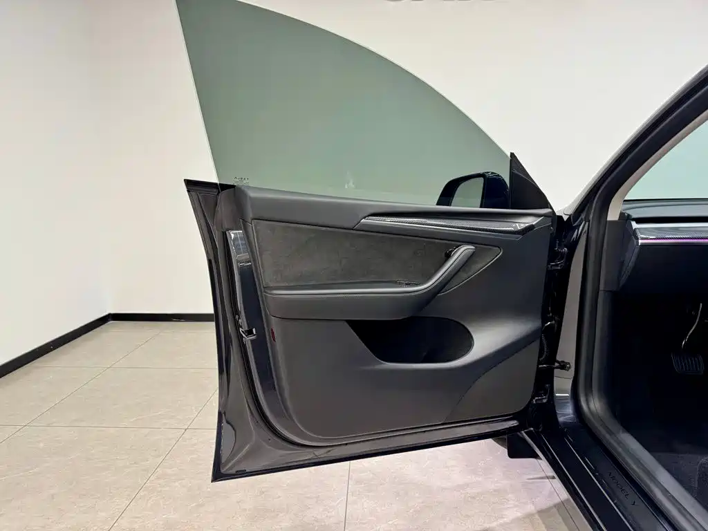 Tesla Model Y — фотографии объявления, Фото 16