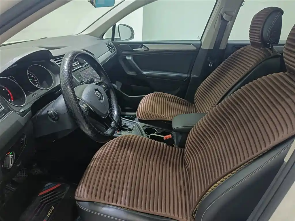 Volkswagen Tiguan L — миниатюра 15