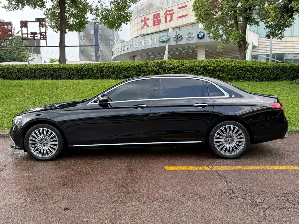 Mercedes-Benz E-Class — миниатюра 3