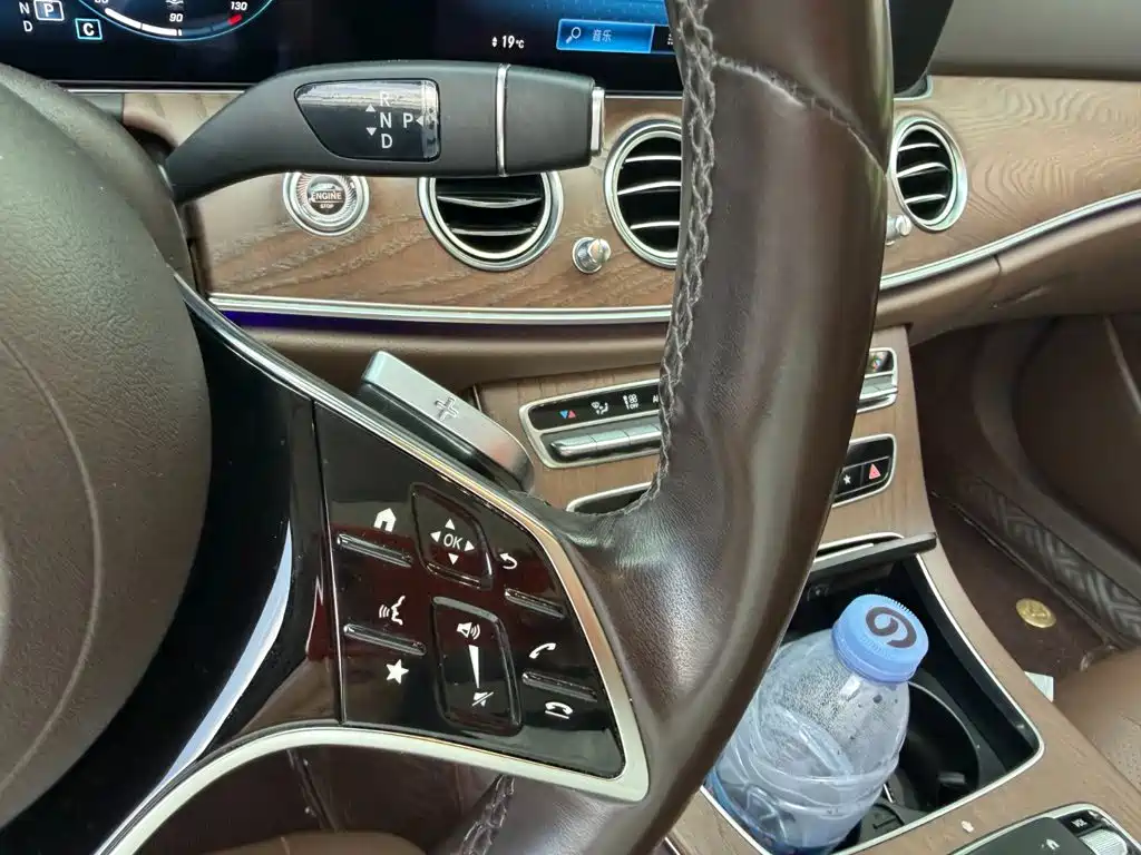 Mercedes-Benz E-Class — миниатюра 10