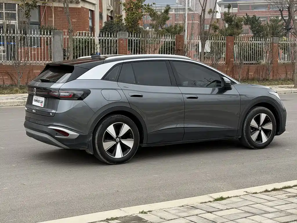 VOLKSWAGEN ID.4 X