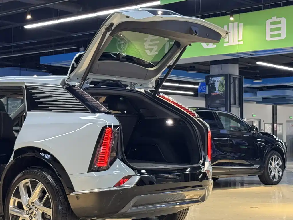 Cadillac IQ — миниатюра 20