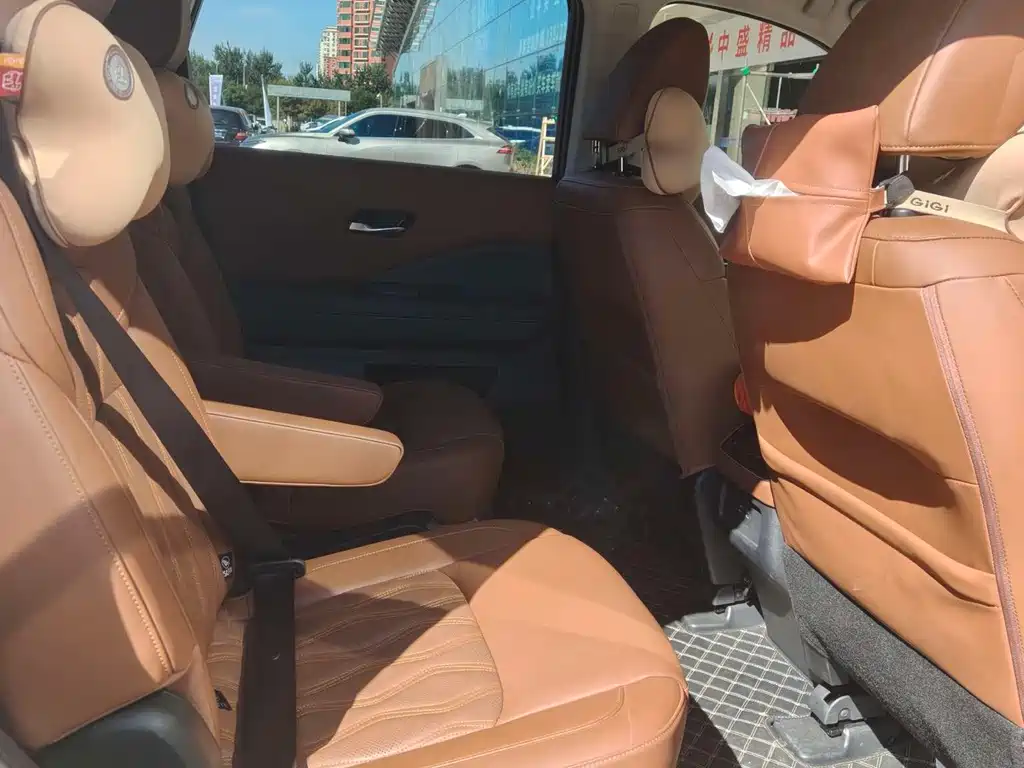Nissan Teramont — миниатюра 5