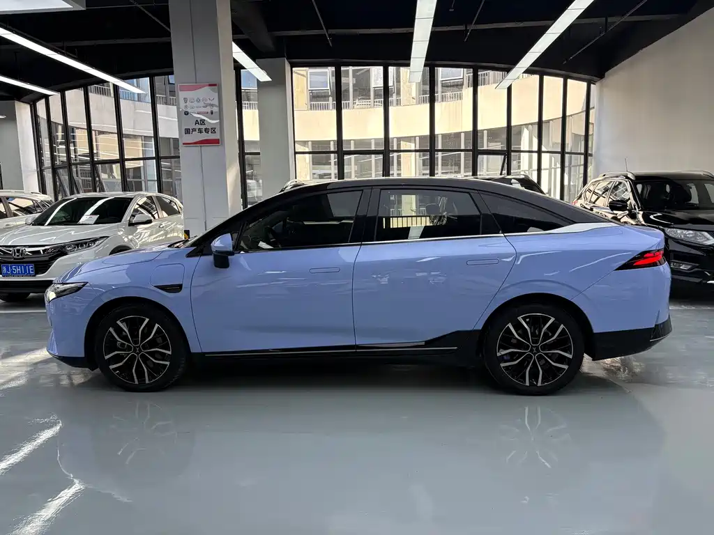 XPeng P5 — миниатюра 16