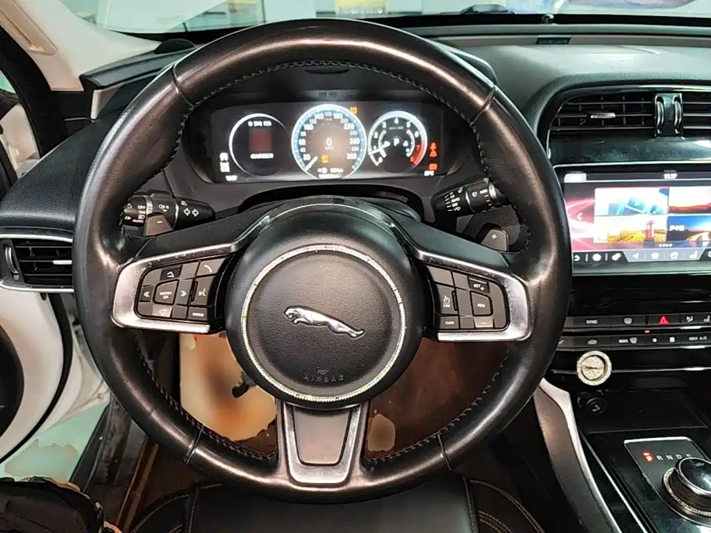 Jaguar XEL — миниатюра 11