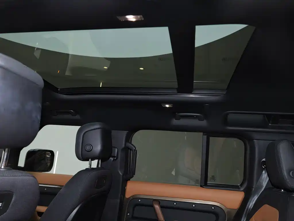 Land Rover Defender — миниатюра 11