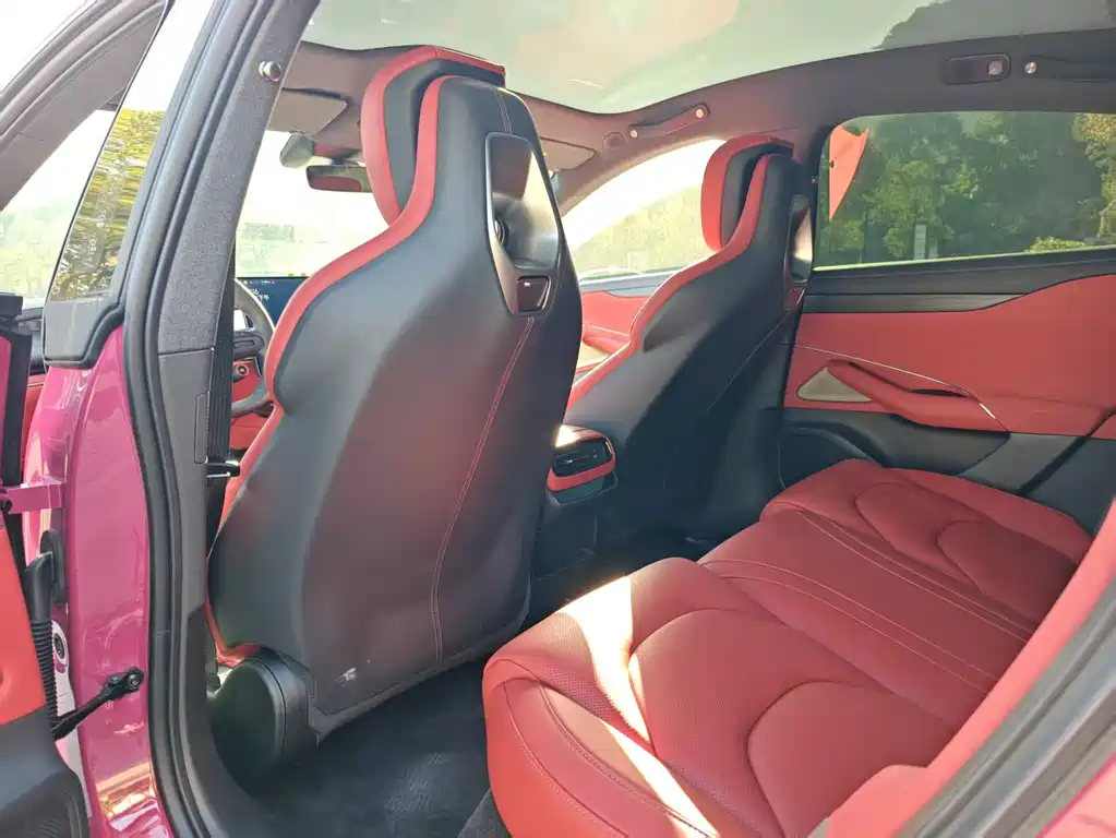 XIAOMI CAR XIAOMI SU7