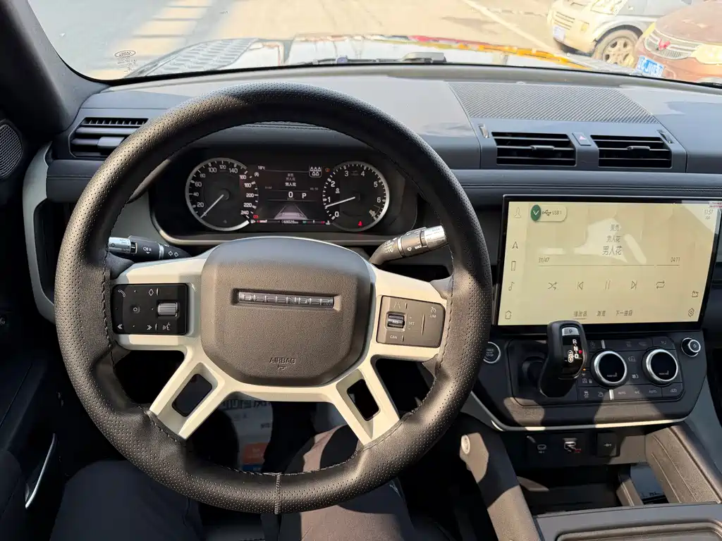 Land Rover Defender — миниатюра 13