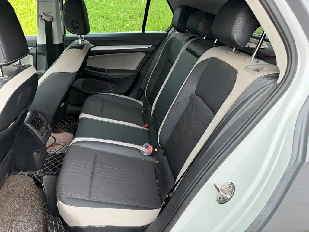Volkswagen Golf — миниатюра 12