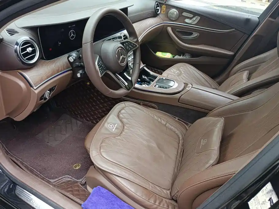 Mercedes-Benz E-Class — миниатюра 9