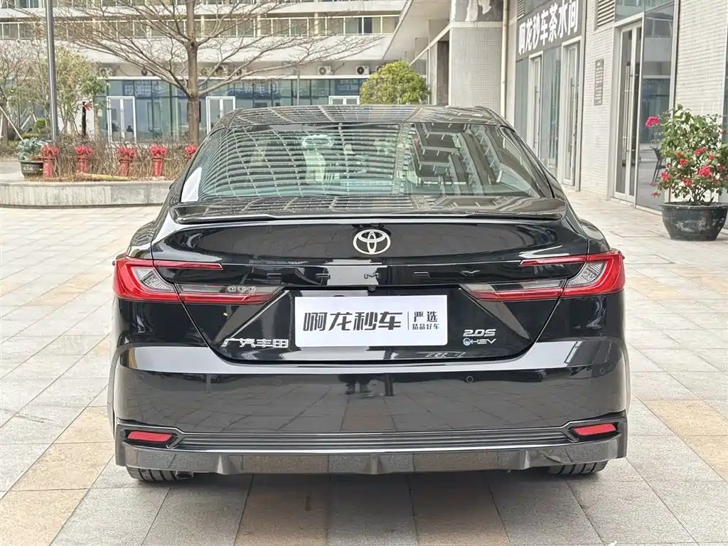 TOYOTA CAMRY