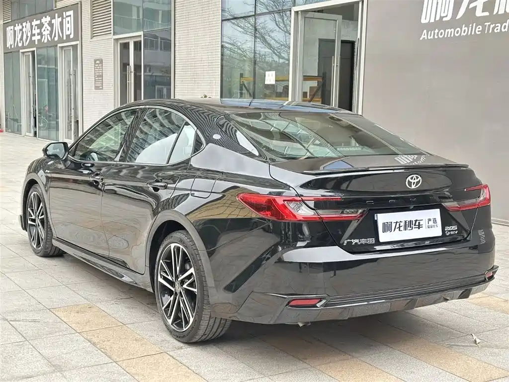 TOYOTA CAMRY