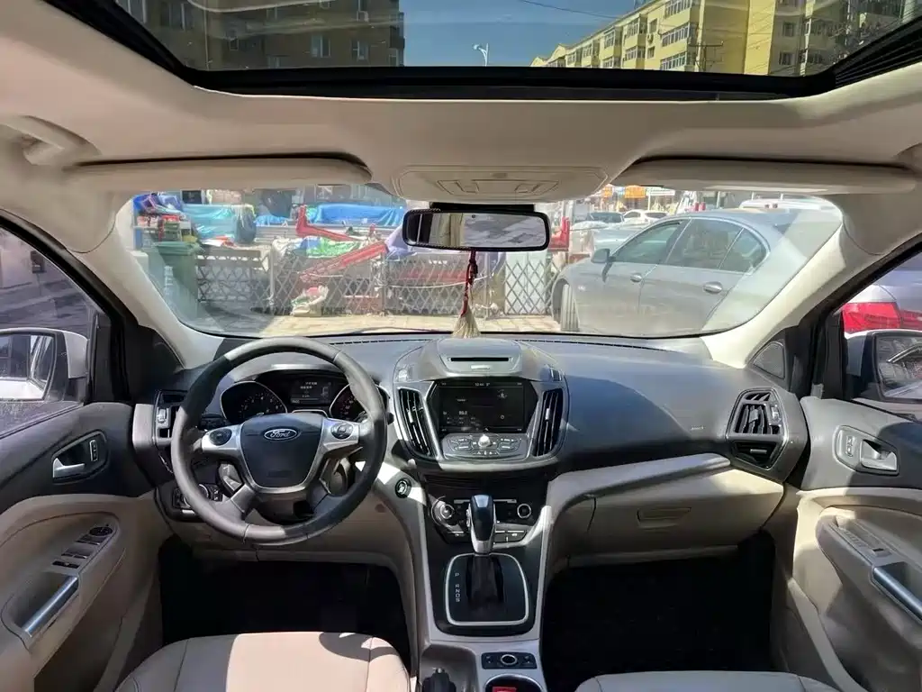 Ford Kuga — миниатюра 7