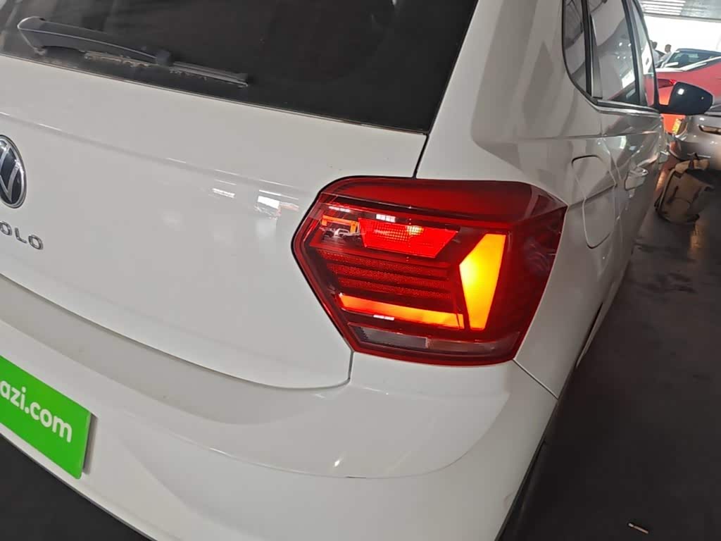 Volkswagen Polo 1.5 л 2023 г. Белый, пробег 25400 км