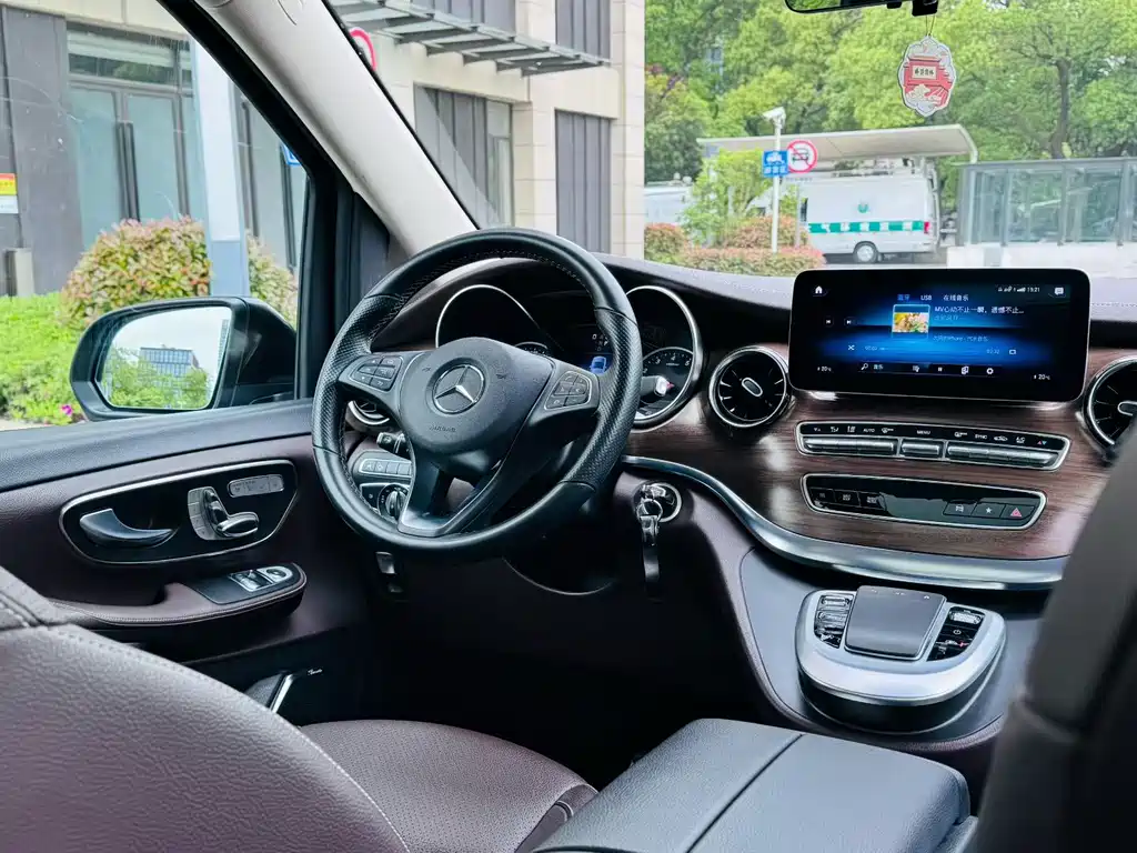 Mercedes-Benz V-Class V 2021 V 260 L Luxury