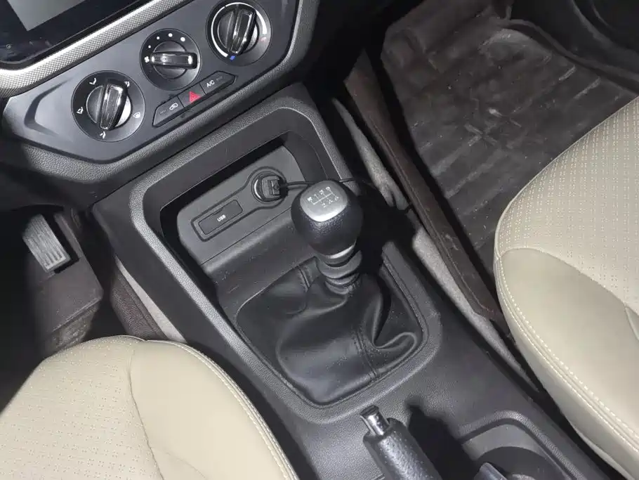 Wuling Hongguang — миниатюра 16