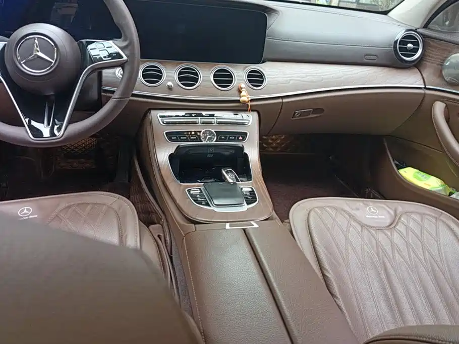 Mercedes-Benz E-Class — миниатюра 16