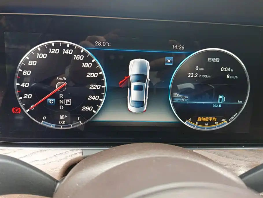 Mercedes-Benz E-Class — миниатюра 14