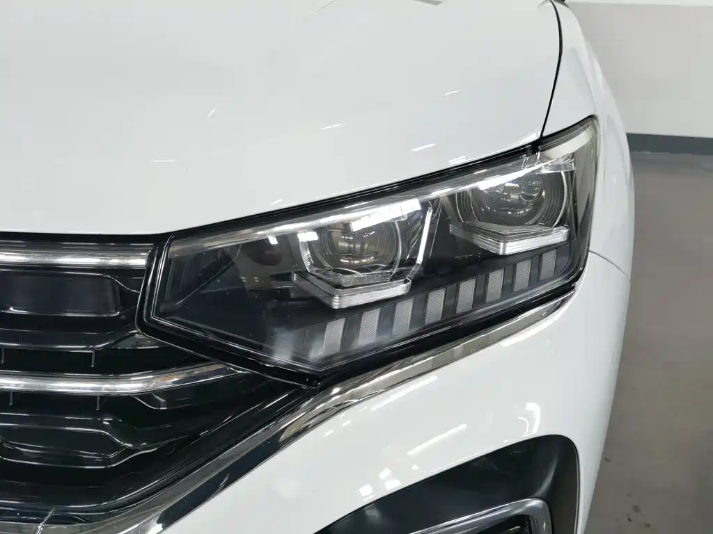 Volkswagen X — миниатюра 7