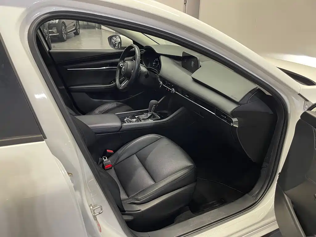 Mazda 3 Axela — миниатюра 23
