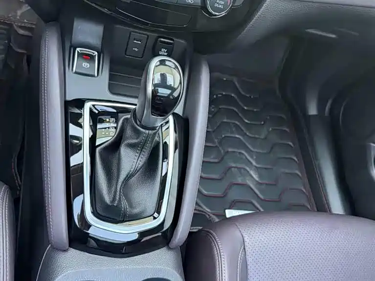 Nissan Qashqai 2022 2.0L CVT XV Prem