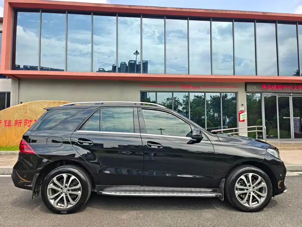Mercedes-Benz GLE (Import) — миниатюра 7