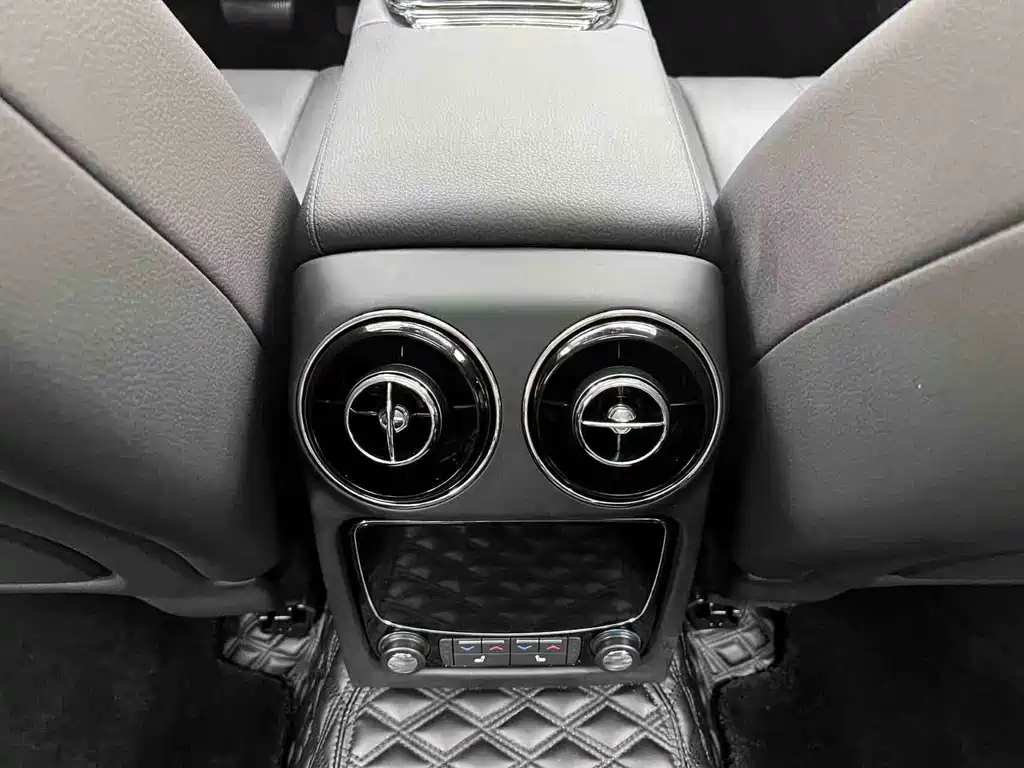 Jaguar XJ — миниатюра 16