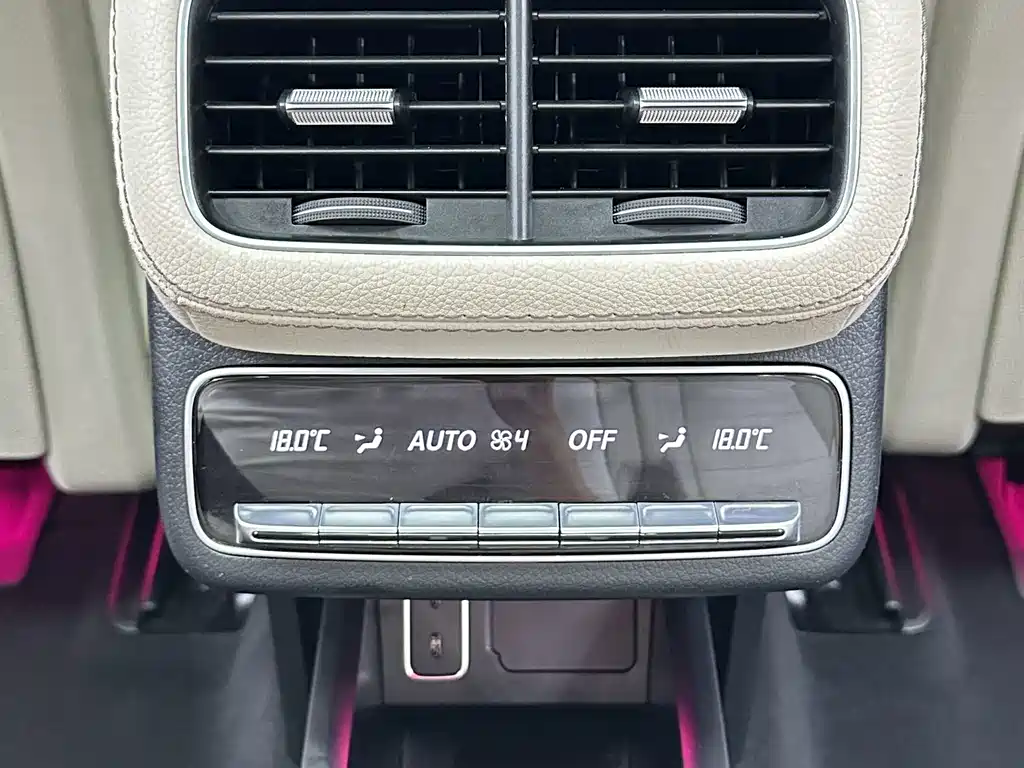 Mercedes-Benz GLS — миниатюра 30