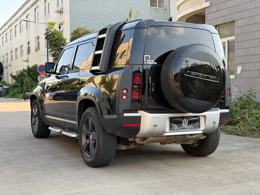 Land Rover Defender — миниатюра 17