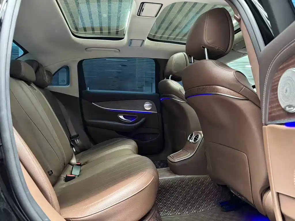Mercedes-Benz E-Class — миниатюра 20