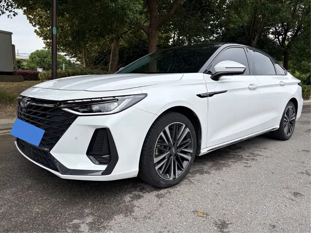 Chery Arrizo 8