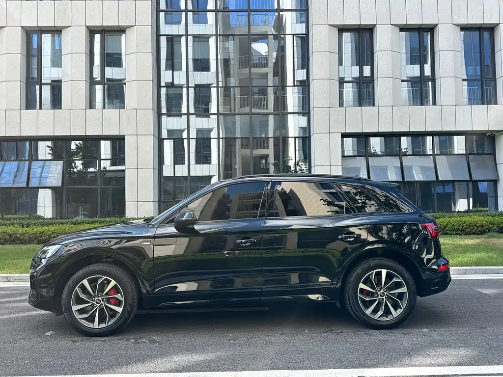 Audi Q5L — миниатюра 29
