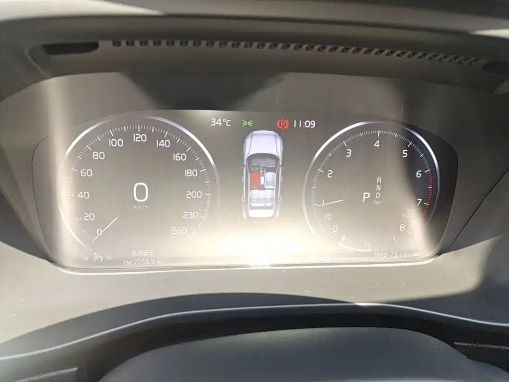 Volvo XC40 — миниатюра 12