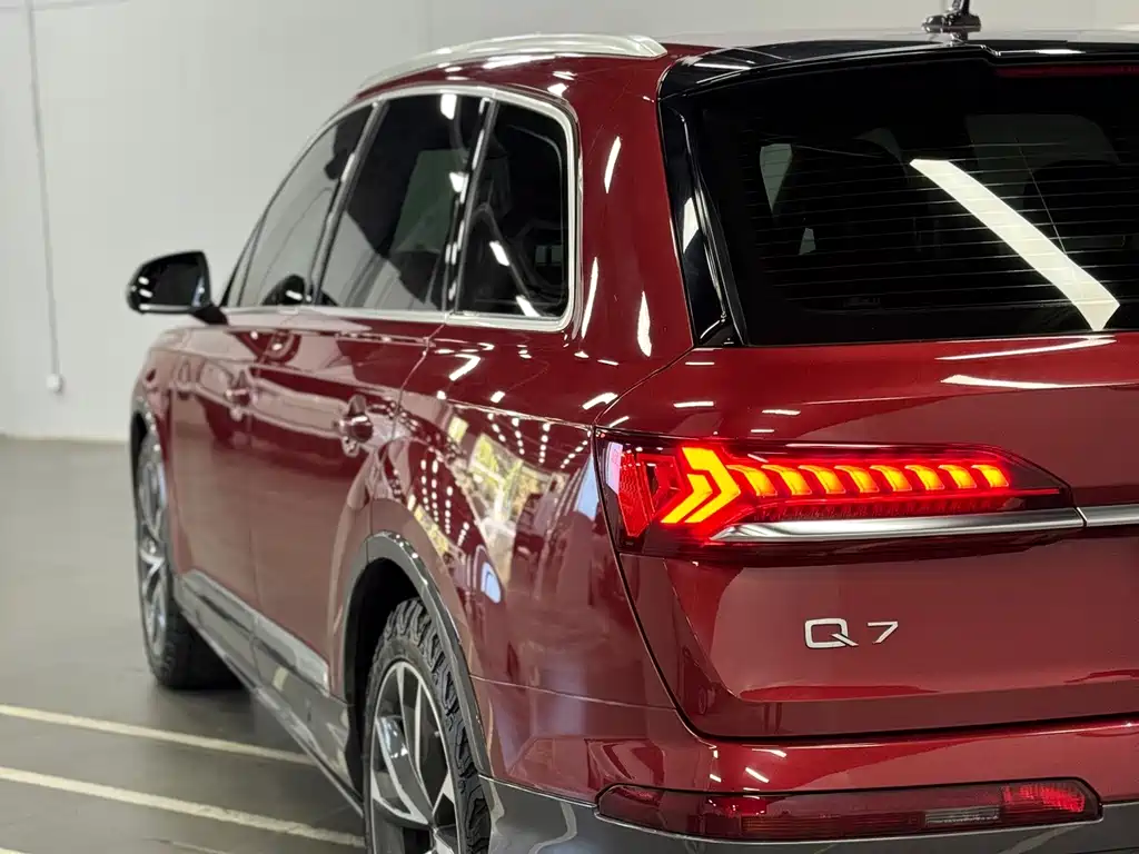 Audi Q7 — миниатюра 6