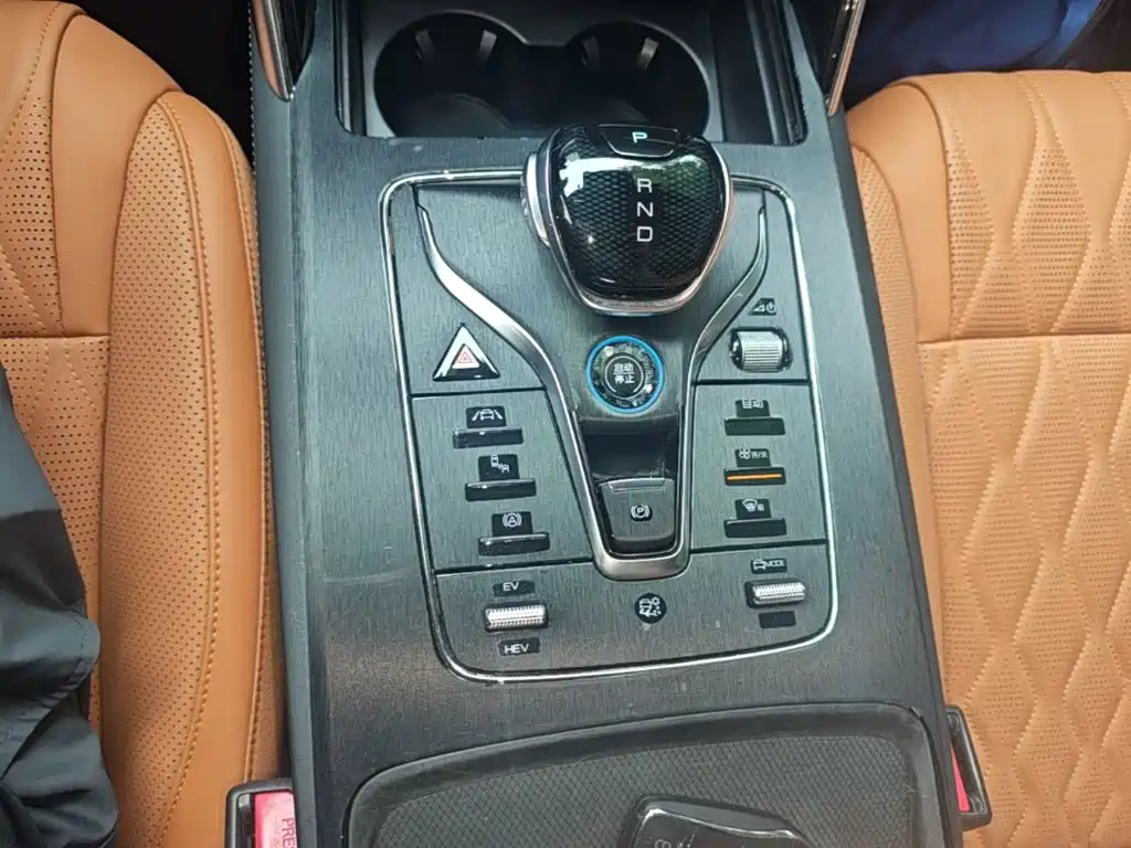 BYD Tang New Energy — миниатюра 14