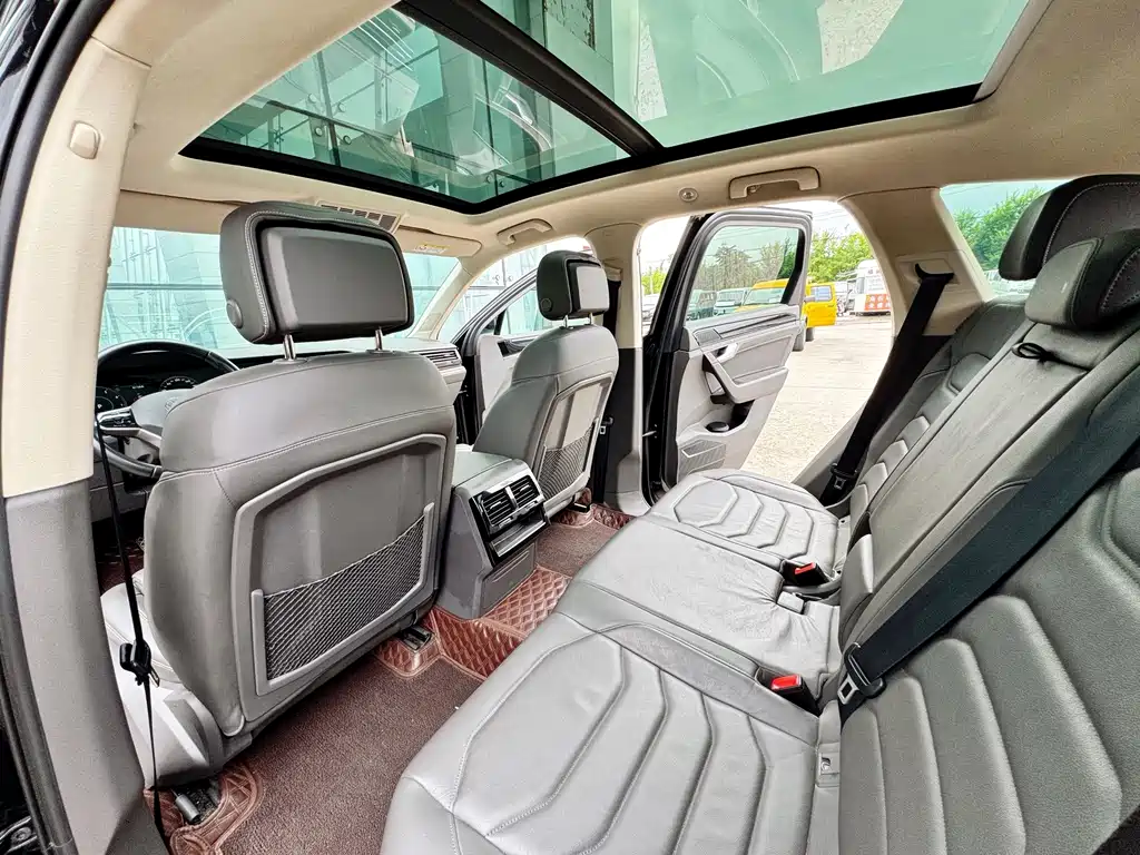 Volkswagen Touareg — миниатюра 11