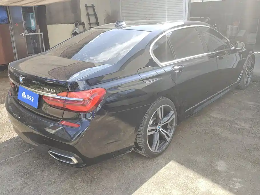 BMW 7 Series — миниатюра 3