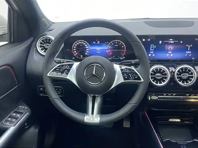 Mercedes-Benz GLA — миниатюра 6