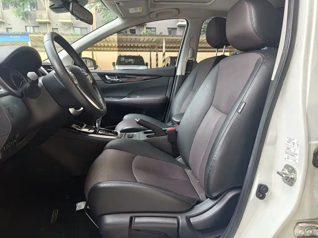 Nissan Tiida — миниатюра 10