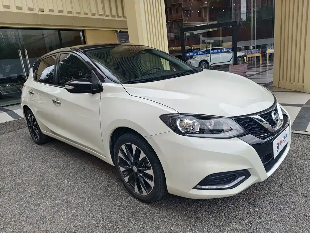 Nissan Tiida — миниатюра 8
