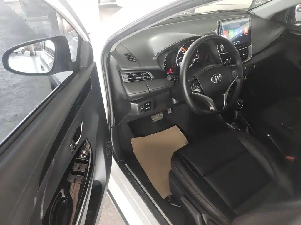 Toyota Yaris L — миниатюра 16