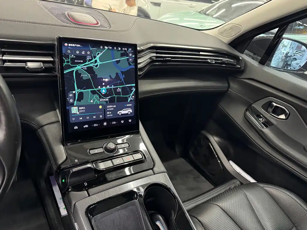 NIO ES8 — миниатюра 16