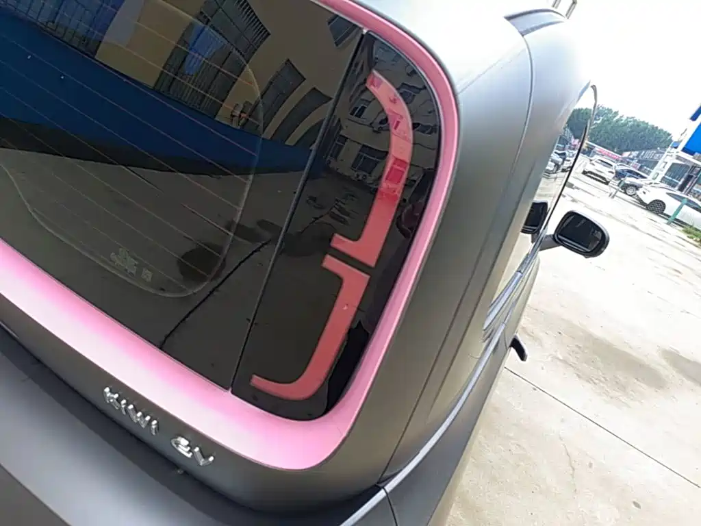 Baojun KiWi EV — миниатюра 8